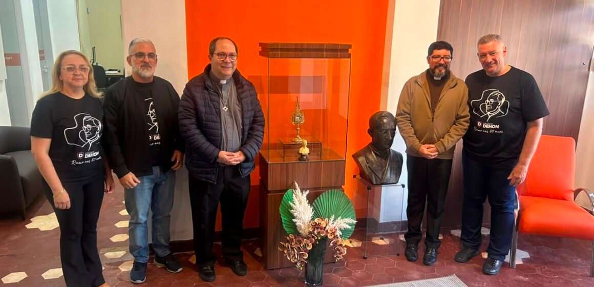 Relíquia do padre Dehon passa a integrar acervo permanente do Colégio Dehon Relíquia do padre Dehon passa a integrar acervo permanente do Colégio Dehon