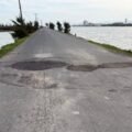 Problemas no asfalto levam prefeitura de Laguna a vistoriar trecho de rodovia na Ponta da Barra