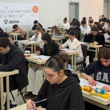 De olho no Enem: 150 estudantes do Dehon encaram dois sábados de provas em Tubarão De olho no Enem: 150 estudantes do Dehon encaram dois sábados de provas em Tubarão