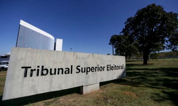 TSE cria conselho para monitorar desinformação e uso de IA nas eleições