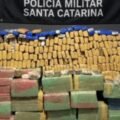 Polícia Militar apreende mais de uma tonelada de maconha em casa abandonada em Jaguaruna